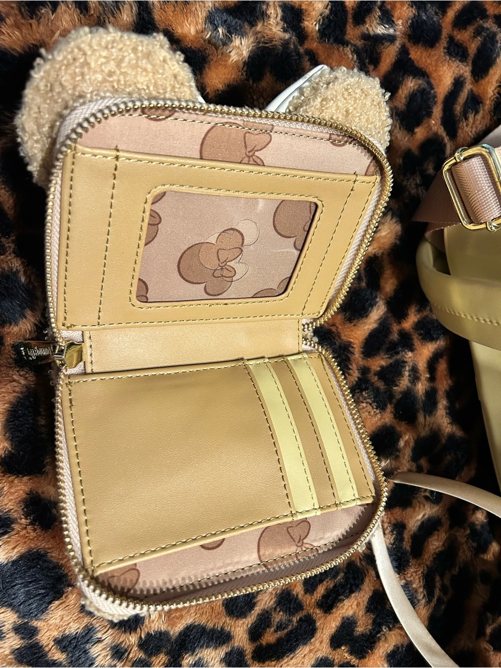 Loungefly Tan and Cream Sherpa Bow Backpack Set - Picture 3 of 6
